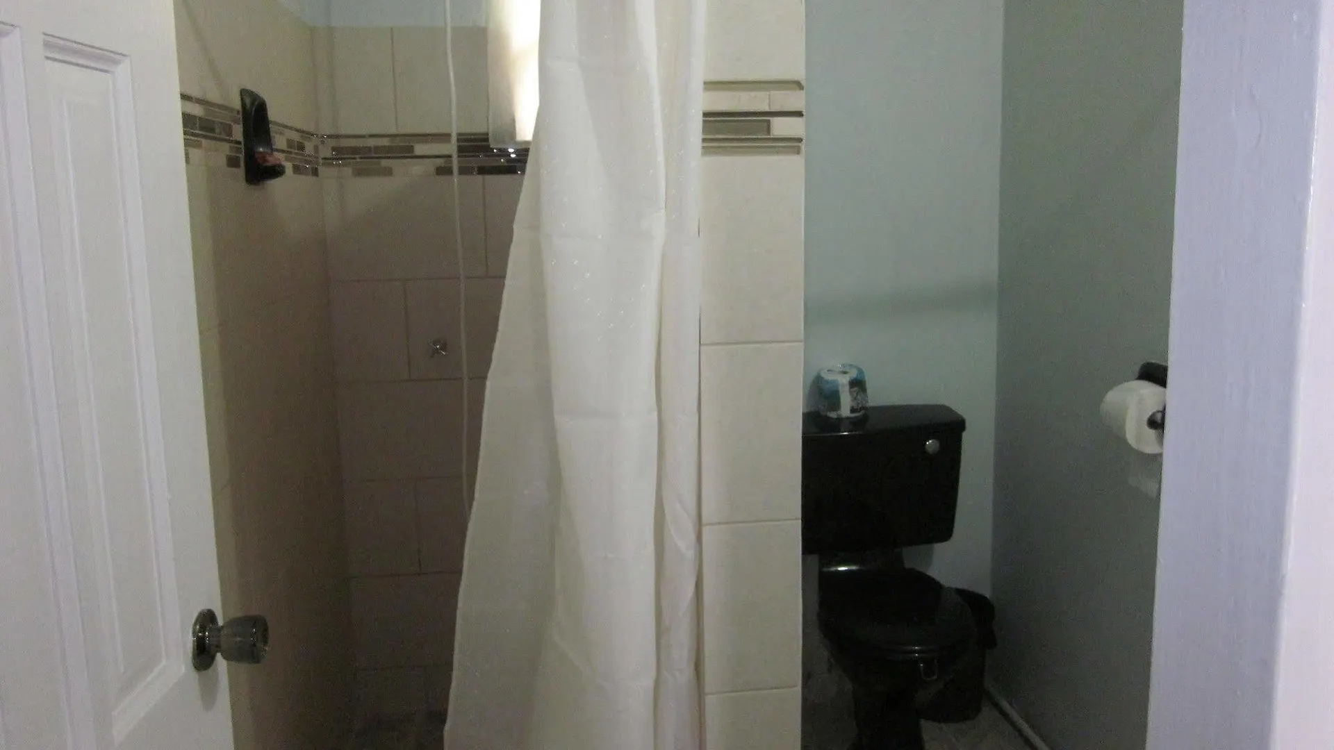 Buttercup Cottage Apartments Arnos Vale Hotel